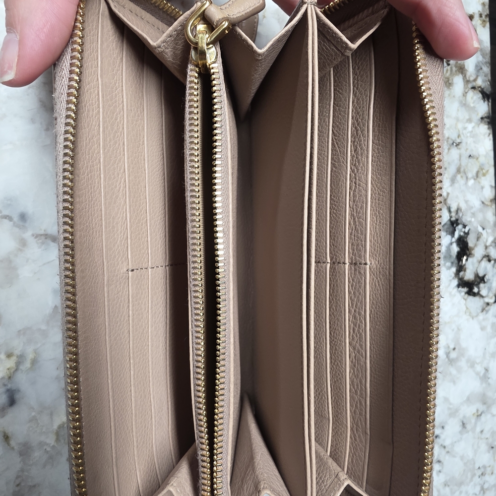 Prada Pink Wallet with Bow Accent - Picture 12 of 14